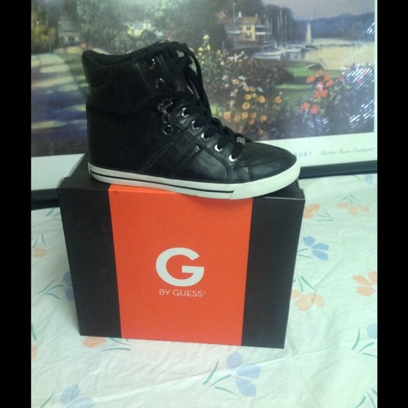 G by Guess Shoes - 🤗🤗G By Guess Black High Top Tennies EUC